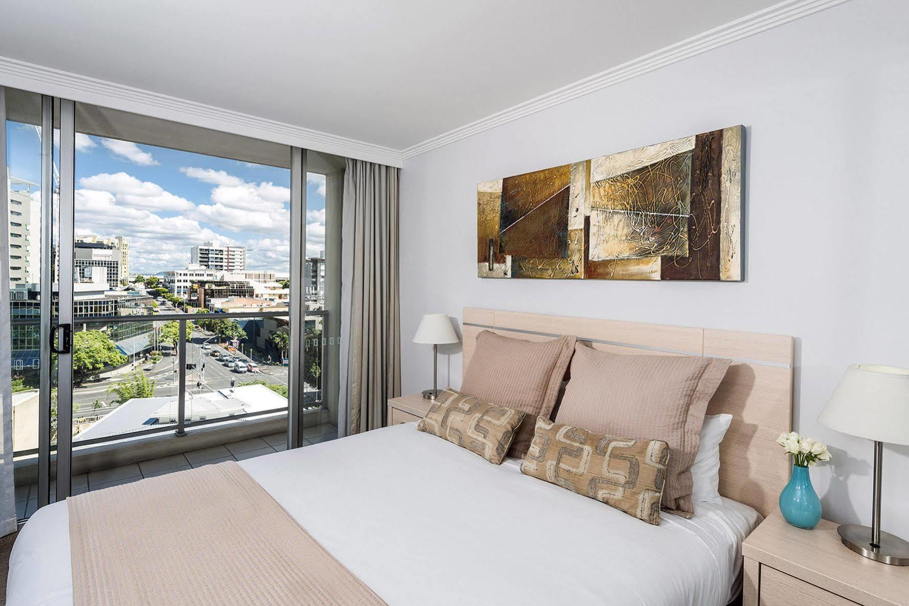 Oaks Brisbane Woolloongabba Suites Extérieur photo