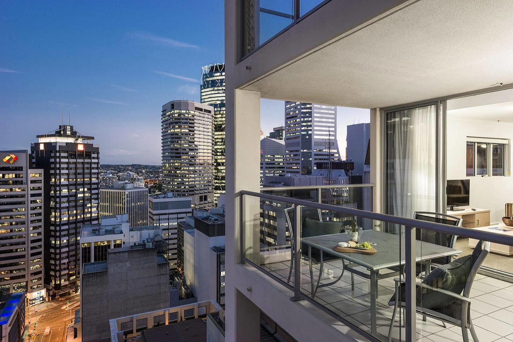 Oaks Brisbane Woolloongabba Suites Extérieur photo